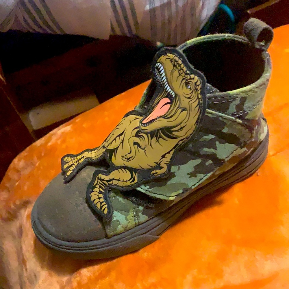 Dino boots